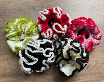 Jumbo zweifarbiges handgemachtes gehäkeltes Scrunchie