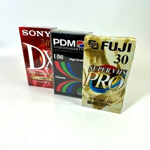Videocassetta Sony VHS E-240 DX – 240 Minuti (4 Ore), Qualità Standard, Per Registrazioni Quotidiane