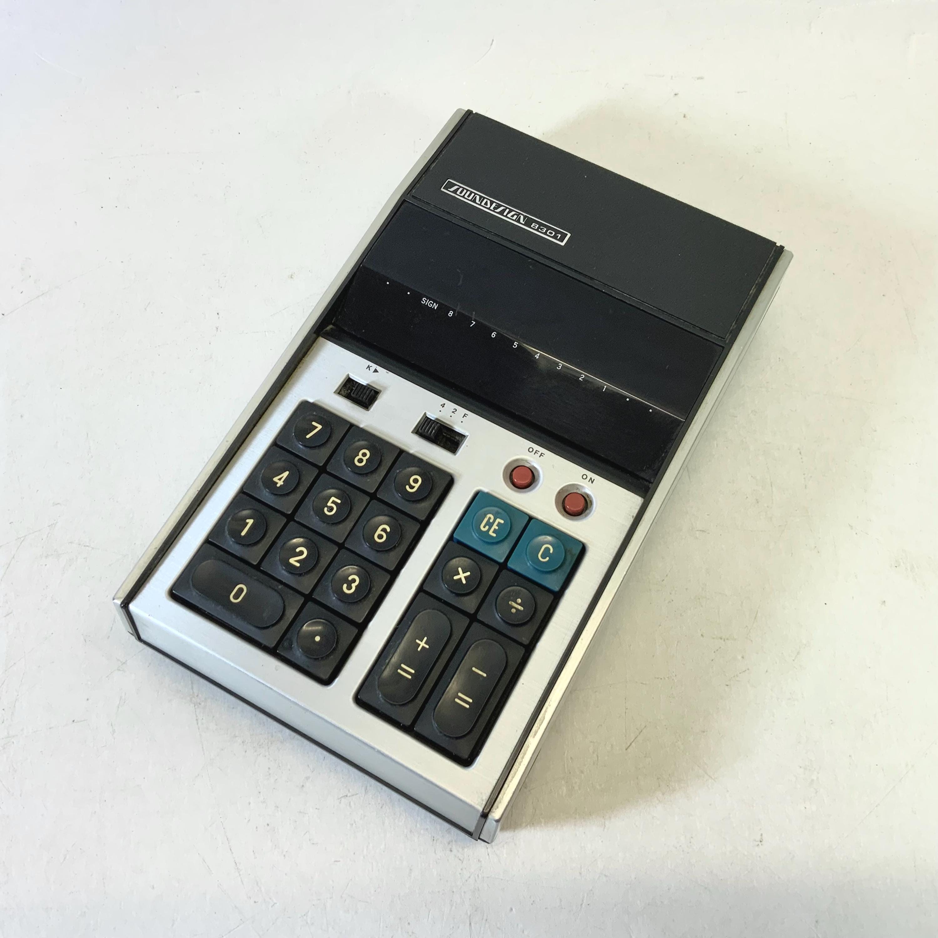 Ancienne calculatrice suédoise Original ODHNER - Label Emmaüs