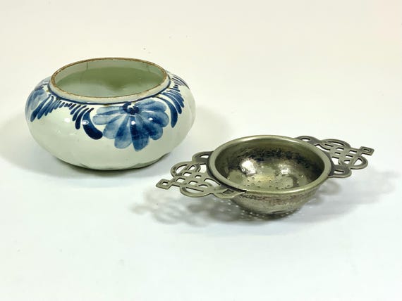 Silverplated Delft Blue Tea Strainer / Drip Tray | Signed on the