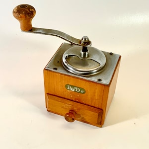 1920-&#39;50 PeDe Coffee mill | Vintage coffee grinder | Vintage Decorative Coffee Grinder | Dutch Manufacture |