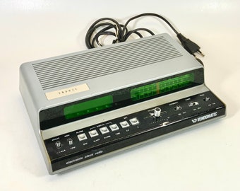 Vintage Vendomatic Am/Fm Clock Radio KR 215 | Green Numbers | EU power 220-230V AC Schuko plug | 1970s/1980s |