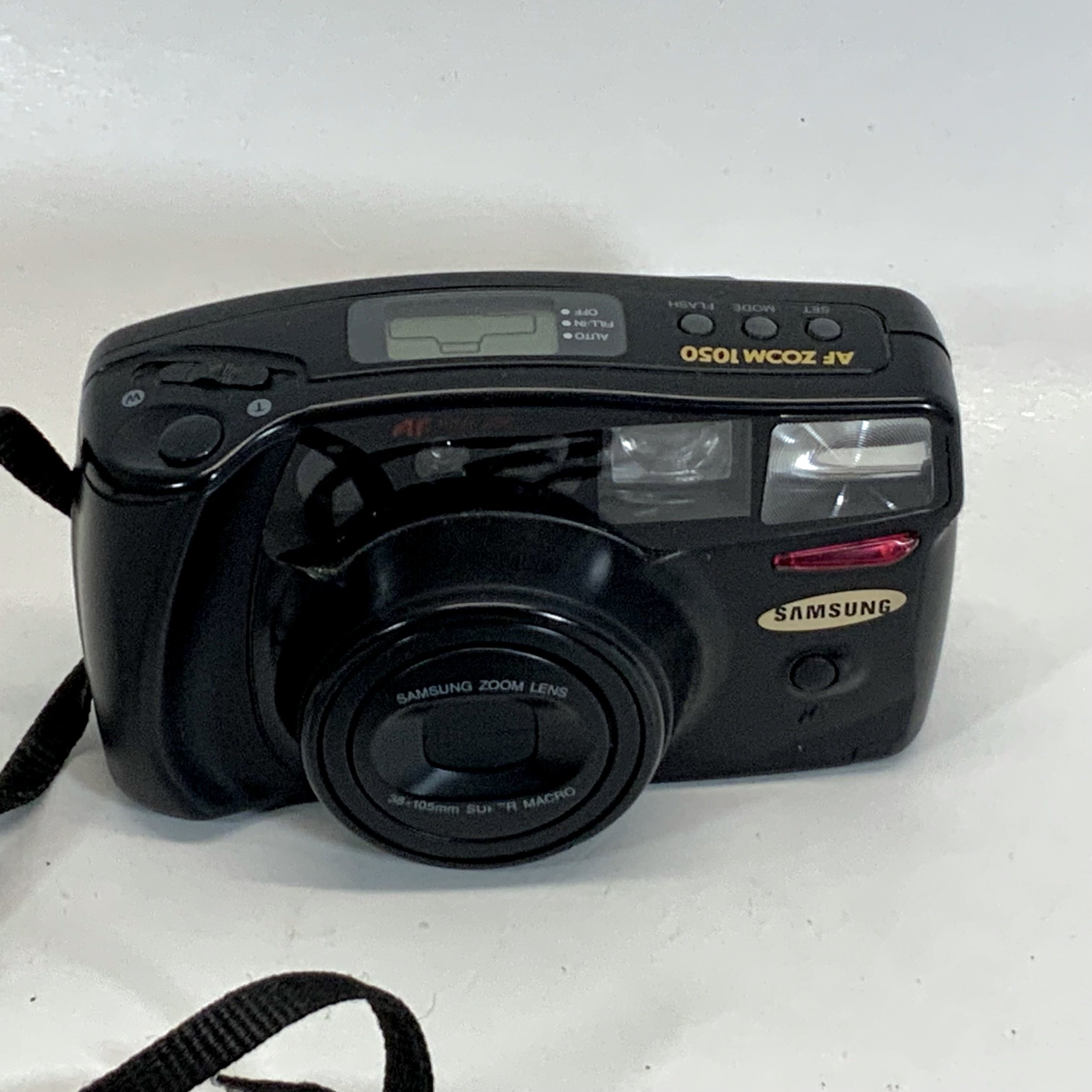 Analog Samsung AF ZOOM 1050 35mm Camera |