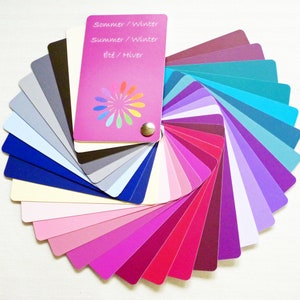 Carta de colores de verano/invierno con 30 tarjetas de color en un estuche transparente + fácil de desplegar + breve descripción del tipo de color