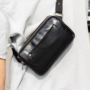Leder Gürteltasche 'Eclipse', Reisebegleiter, Freisprecheinrichtung, stilvolle Hüfttasche, minimalistische Gürteltasche, Taillenorganizer, Gürteltasche