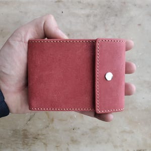 Cartera roja de cuero vacuno | Hecha a mano en Ubrique - España