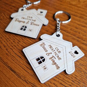 Set Of 2 Couples New Home Keyrings - Housewarming Gift - Personalised First Home Keyrings - New Home Gift - Moving In Together Present - Foto 7