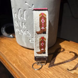 Custom Cowboy Boot Western Keychain Lanyard Embroidered Western Wristlet Country Style Key Fob Personalized Gift for Her Rodeo Car Accessory