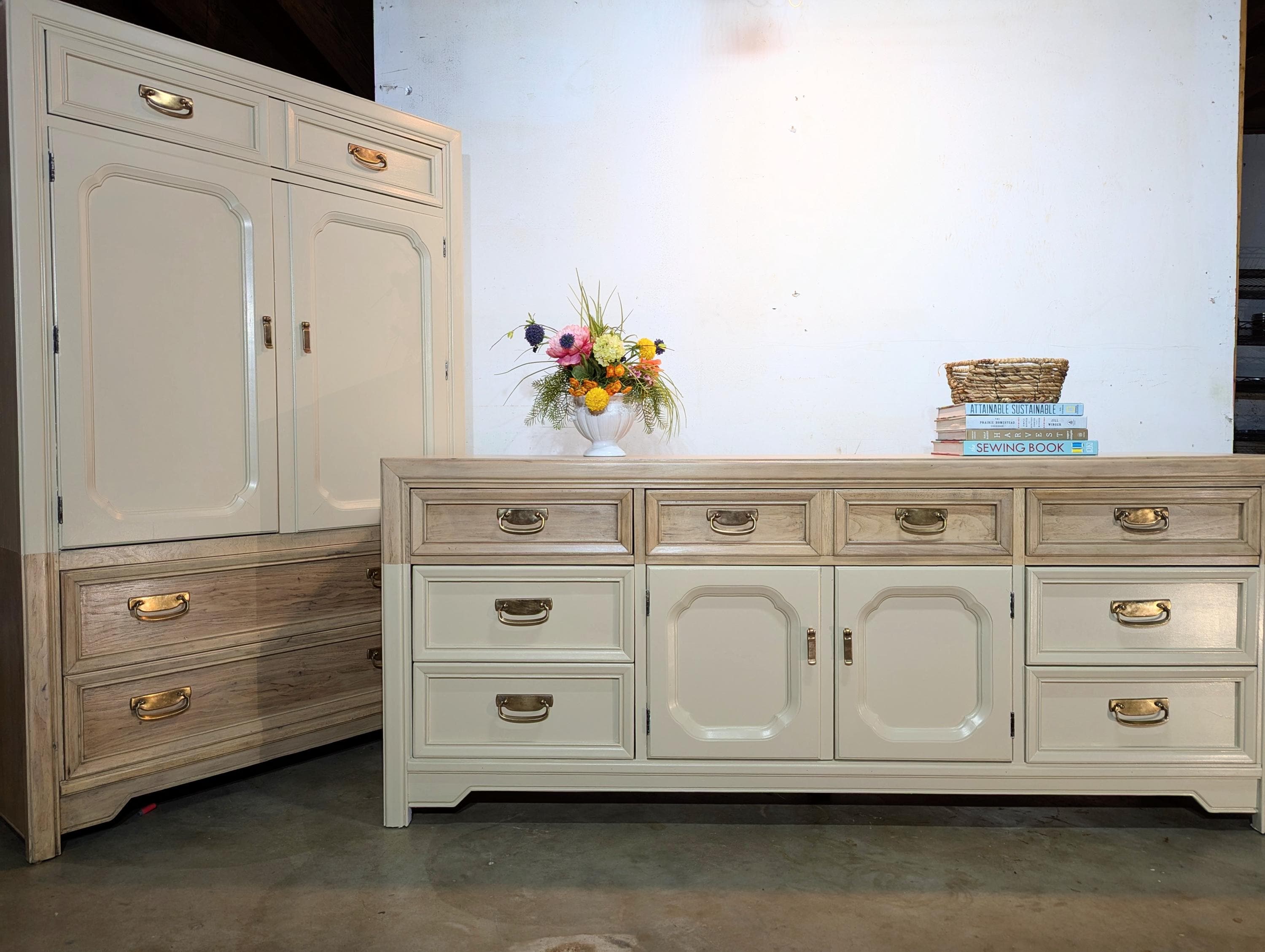 Thomasville Hutch - Etsy