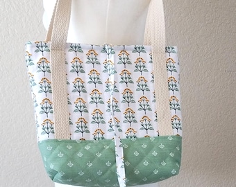 Quilted Mini Tote Bag |Ditsy-Inspired Floral pattern Tote Bag |Cohesive Color Palette Handmade Bag