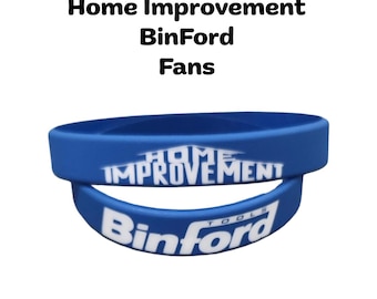 Pulsera de silicona azul grabada / Frente con el logo de “Binford” / Parte posterior con el logo de “Home Improvement”