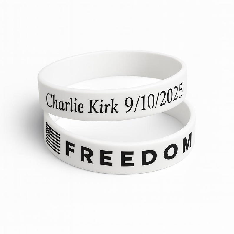 Pulsera Freedom (paquete de 2) Pulsera de silicona grabada con la bandera estadounidense Regalo patriótico Recordatorio diario conservador imagen 2