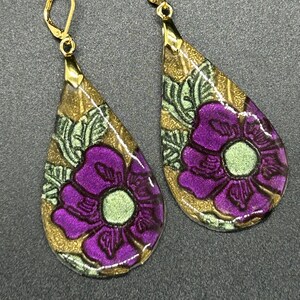 Resin Floral Teardrop Earrings
