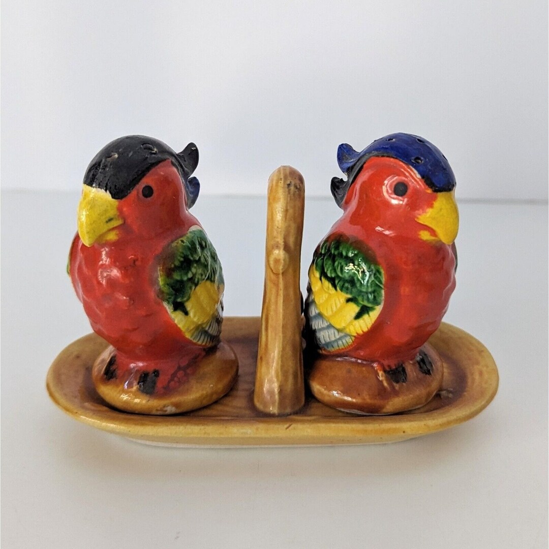 VTG Made in Japan Ceramic Colorful Bird Parrot Salt and Pepper Shakers
