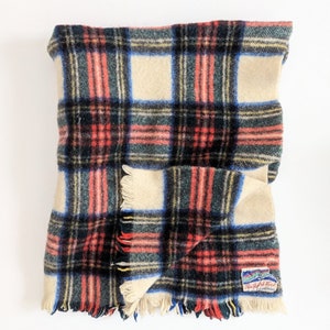 Vintage Klingendahl Made in Finland 100% Wool Lap Blanket Tartan Plaid 34&quot; x 48&quot;