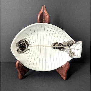 Mid Century Lagardo Tackett and Kenji Fujita Ceramic Fish Plate