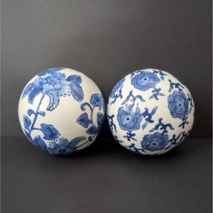 Set of 2 Blue & White Floral Asian Ceramic Balls Spheres Orbs Chinoiserie