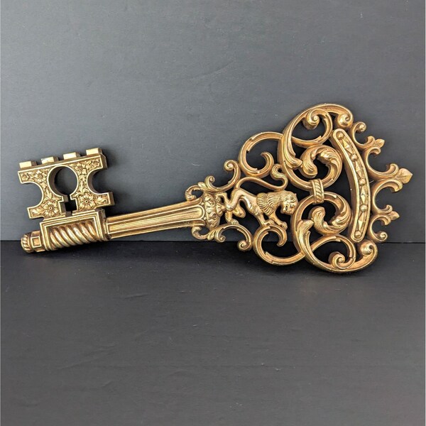 Vtg MCM Gold Skeleton Key with Lion Syroco Wall Decor Hollywood Regency Style