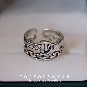 Anillo ajustable de doble capa con diseño de letra D y cadena de eslabones huecos en plata de ley S925