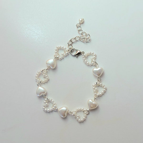 dainty white heart bracelet | handmade, simple, valentine's day, coquette, delicate, feminine, pearls, cute, y2k, aesthetic