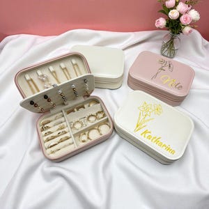 Personalized jewelry box with birth flower and name, jewelry box birth month flower, jewelry box travel, gifts for birthday