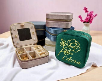 Personalized jewelry box with name, velvet jewelry box, customizable mirrored jewelry box, gifts for birthdays, bachelorette parties, Christmas