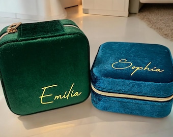 Personalized jewelry box with name, velvet jewelry box, travel jewelry case, gift ideas for women, birthday gifts, bachelorette party gifts, Christmas gifts