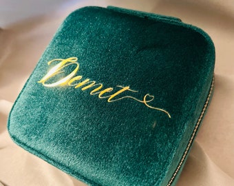 Personalized jewelry box with name, velvet travel jewelry box, customizable jewelry box with mirror, gifts for birthdays and Christmas