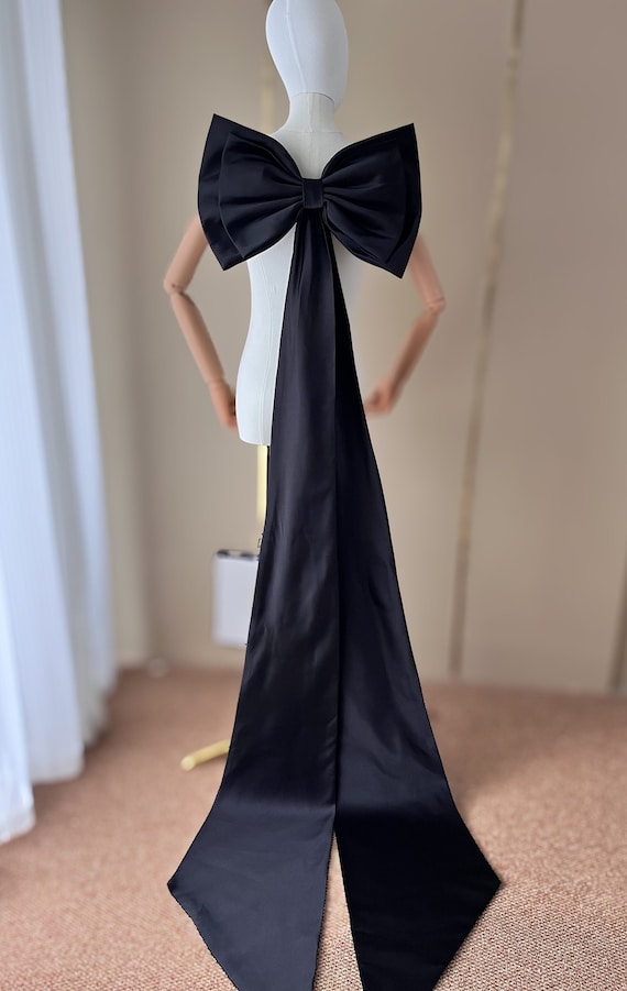 black dress bow Evry Black Lace Long-Sleeve Mini Dress With Oversized Satin Bow – Club L  London