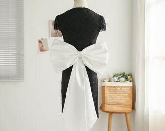 Handmade Detachable Satin Wedding Bow: Bridal Dress Accessory