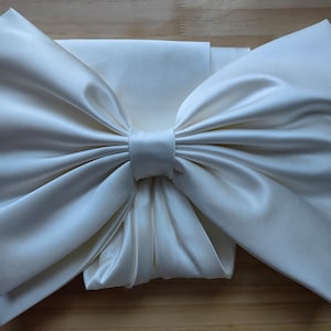 Removable wedding bows, oversized bows, dress bows, bridal bows, large wedding bows, wedding accessories lvory