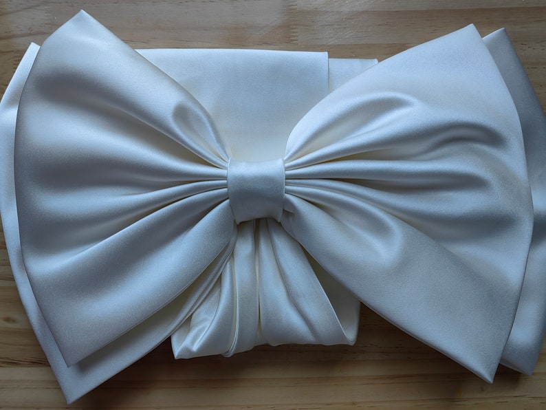 Removable wedding bows, oversized bows, dress bows, bridal bows, large wedding bows, wedding accessories lvory