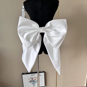 Giant Satin Wedding Dress Bow: Detachable Decorative Bow
