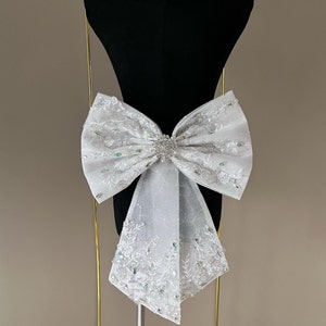 Removable wedding bows, embroidered bows, rhinestone bows, bridal bows, wedding bows, skirt bows, wedding accessories