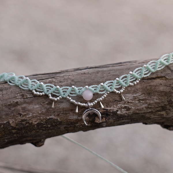 Rosenquarz Choker ‚LUNA‘ Makramee | handgemacht, längenverstellbar, silber, mint, geflochten