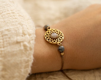 Moonstone bracelet with mandala | Gold brass vintage beads, gift for girlfriend, mom, macrame grunge antique