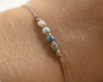 Delicate blue beaded bracelet | Handmade bracelet with brass and ombre beads, gift or friendship bracelet, gradient color, colorful