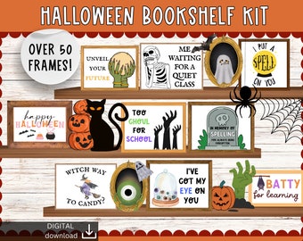 Puede incluir: Un kit de estantería de Halloween con más de 50 marcos que presentan diversos diseños espeluznantes y educativos. Los marcos incluyen imágenes de calabazas, fantasmas, esqueletos, murciélagos y brujas. El texto en los marcos incluye frases como "Feliz Halloween", "¿Qué camino hacia los dulces?", "Te tengo en la mira" y "Locos por aprender".