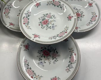 Tazones para sopa de porcelana fina Trisa: diseño floral rosa y azul, borde dorado (juego de 4)