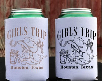 Porta lattine per ragazze in viaggio nel West, viaggio a Nashville, vacanza in Texas, bomboniera per feste in campagna, porta lattine per le migliori amiche, custodia per bevande personalizzata da cowgirl