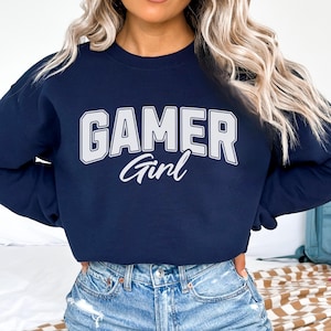 Felpa Gamer Girl, Maglietta Cozy Gamer, Felpa con cappuccio da gioco, Maglietta per la famiglia dei giocatori, Maglietta da ragazza da gioco, Maglietta per gli amanti dei videogiochi, Maglietta da gioco da donna