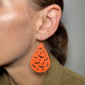 Halloween Earrings, Spooky Earrings, Bat Earrings, Halloween Earrings Dangle, Halloween Earrings