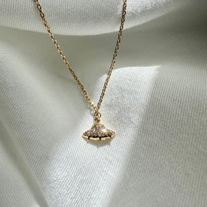Dainty UFO Necklace • Spaceship Necklace • Alien Necklace • Birthday Gift for Her • UFO Jewelry • Minimalist Necklace