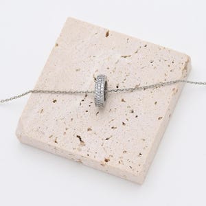 Sierlijke effen cirkelketting • Hangerketting • Cadeau voor haar • Minimalistische ketting • Alledaagse ketting sierlijk • Diamanten ketting *