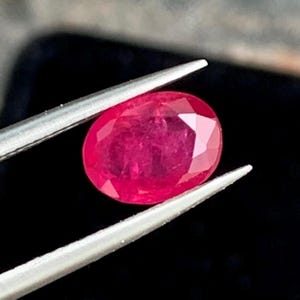 Rubí ovalado de 1,78 quilates: piedra natural para anillo afgano