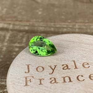 AAA+ Quality Pear shape Peridot Loose Gemstone 2.88 Ct - Faced Cut Loose Gemstone For Ring Setting -  Gift For Her