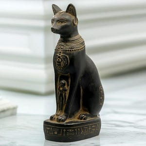 Handmade Bastet Goddess Statue – Egyptian Cat Sculpture – Basalt Stone Carving from Egypt