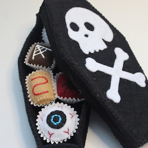 Coffin Chocolate Box Template, Halloween, Felt Food Pattern, Play Kitchen, Pretend Play, Felt Chocolate