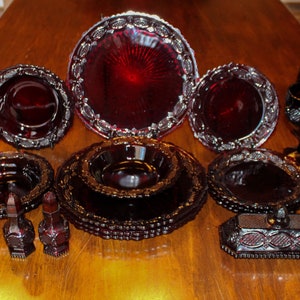 Avon Cape Cod Ruby Glass Dinnerware Set: 23-Piece Place Setting bild 9
