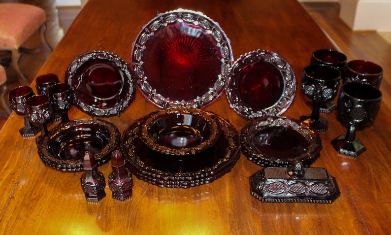 Avon Cape Cod Ruby Glass Dinnerware Set: 23-Piece Place Setting bild 9